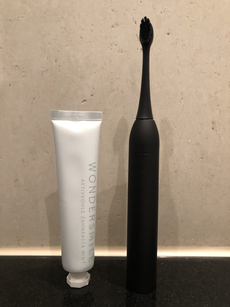 Wondersmile Schallzahnbürste mit Zahncreme