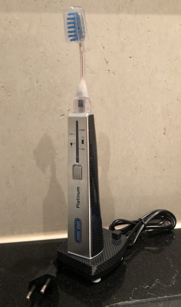 Zahnheld Schallzahnbürste mit Ladestation