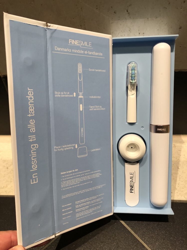 Zahnheld elektrische Zahnbürste - Verpackungsinhalt FineSmile IQ Zahnbürste - Verpackungsinhalt