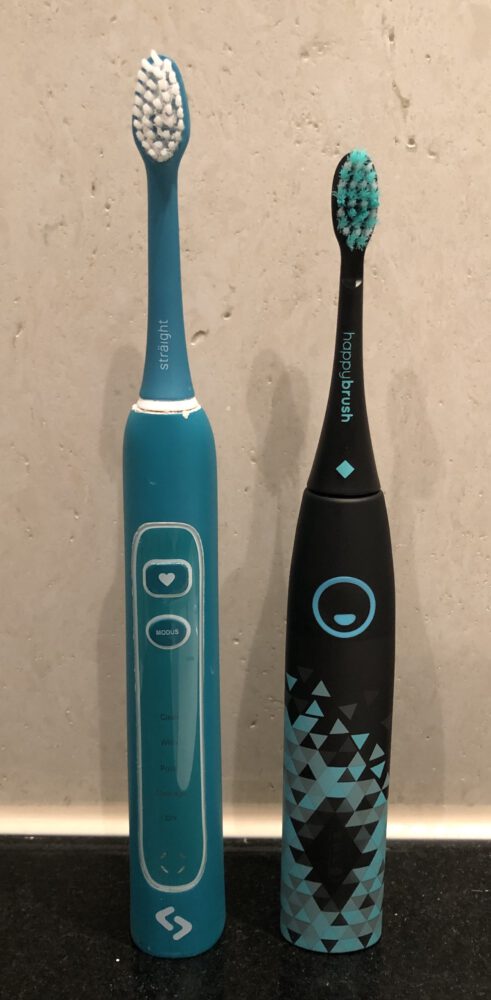 Zahnheld vgl. zur Tristan Auron und Stäight elektrische Zahnbürste happybrush Eco VIBE 3 Schallzahnbürste im Vergleich Sträight Schallzahnbürste