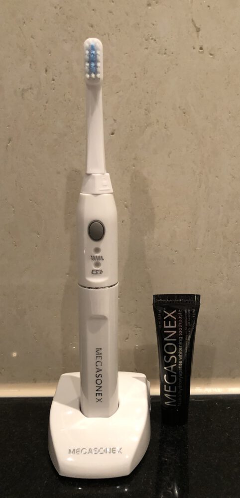 Zahnheld Zahnpasta Classic und B12 Megasonex Ultraschallzahnbürste mit Ultraschallzahncreme