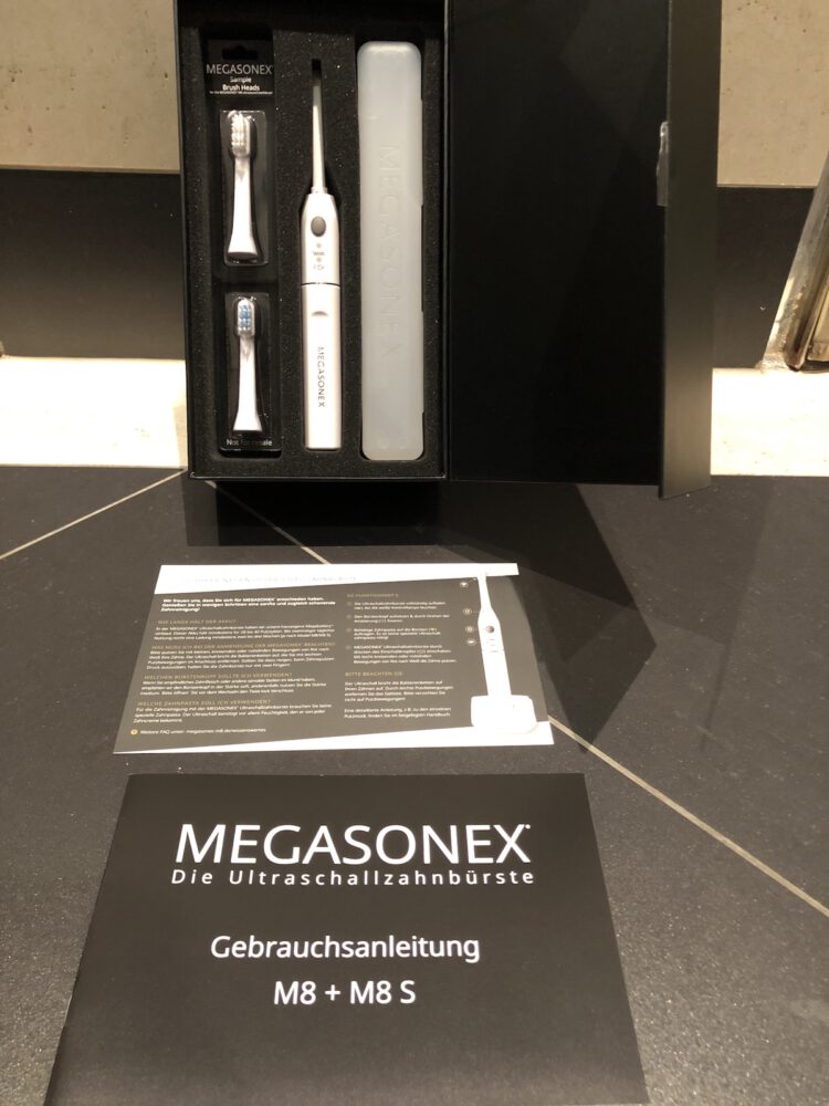 Megasonex Ultraschallzahnbürsten Set M8 S - Verpackung innen 2