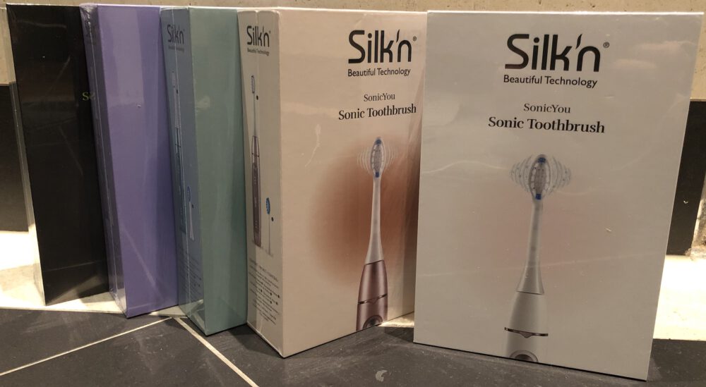 Zahnheld elektrische Zahnbürste - Verpackung Silkn SonicYou Schallzahnbürste - Überblick einiger Farben