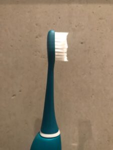 W-Bürstenkopf der Sagsweisser Schallzahnbürste