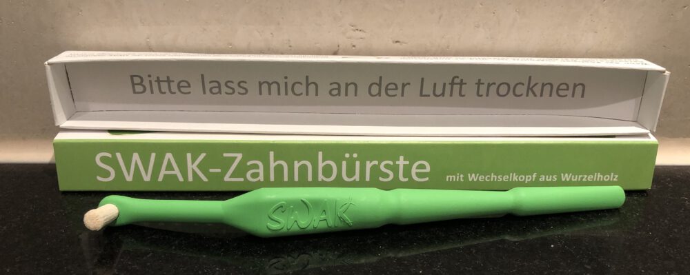 SWAK Zahnbürste - Verpackung mit Zahnbürste