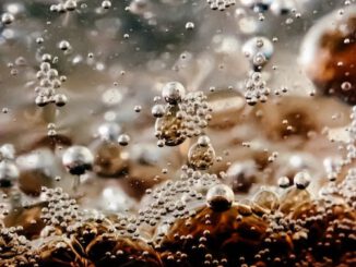 Zahnprothese reinigen mit Cola