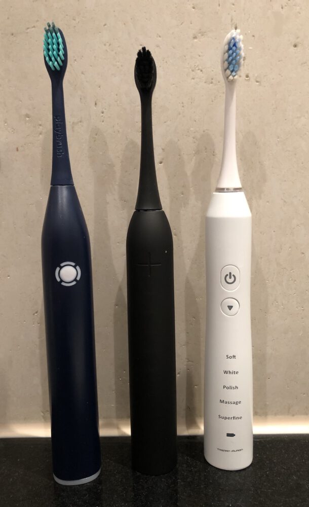 Zahnheld vgl. zur Tristan Auron und Stäight elektrische Zahnbürste Wondersmile Schallzahnbürste im Vergleich zu Playbrush und Tristan Auron Schallzahnbürste